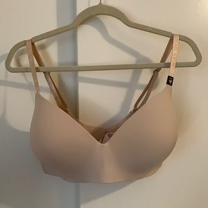 NWT Wireless Victoria’s Secret Bra